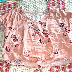 Small Mudd Floral Blouse